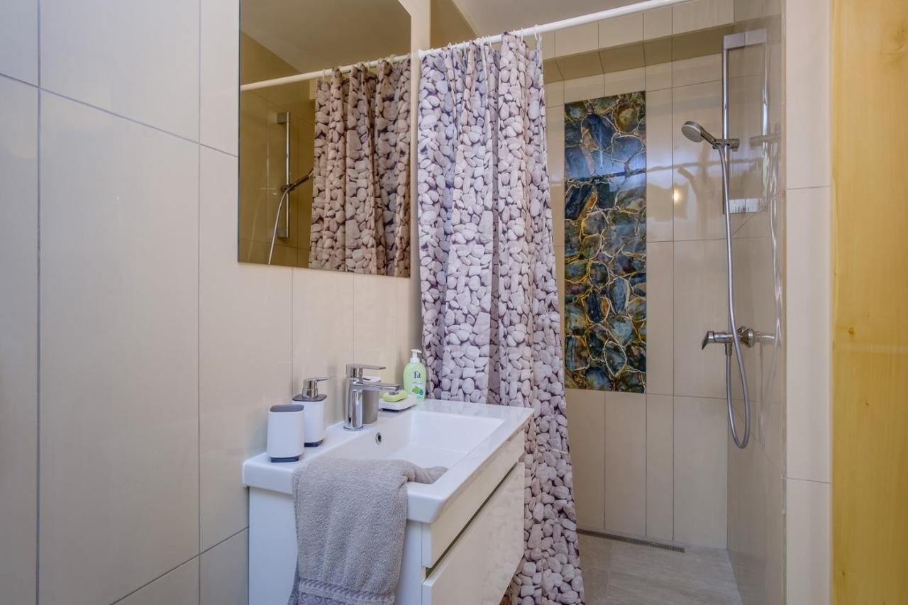 Elegant Apartment Iris Мали-Лошинь Экстерьер фото